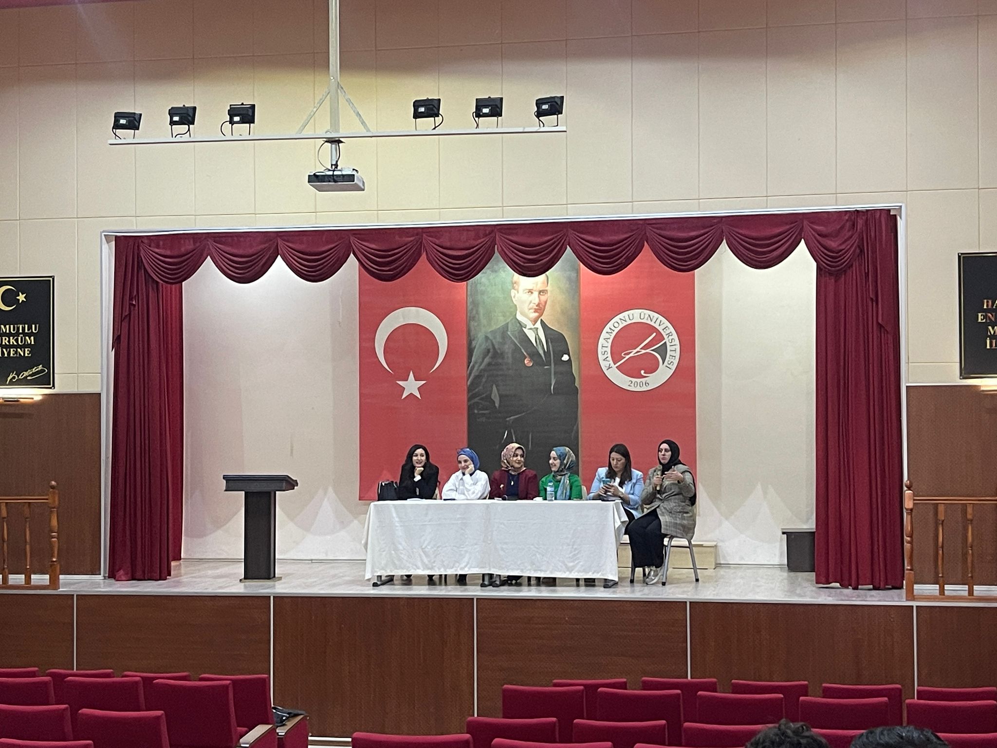 Yüksekokulumuzda Lise Öğrencilerine Yönelik Kariyer Söyleşisi Yapıldı.
